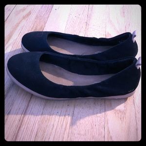 EUC black velvet TOMS Olivia flats size 8.5 ❤️❤️